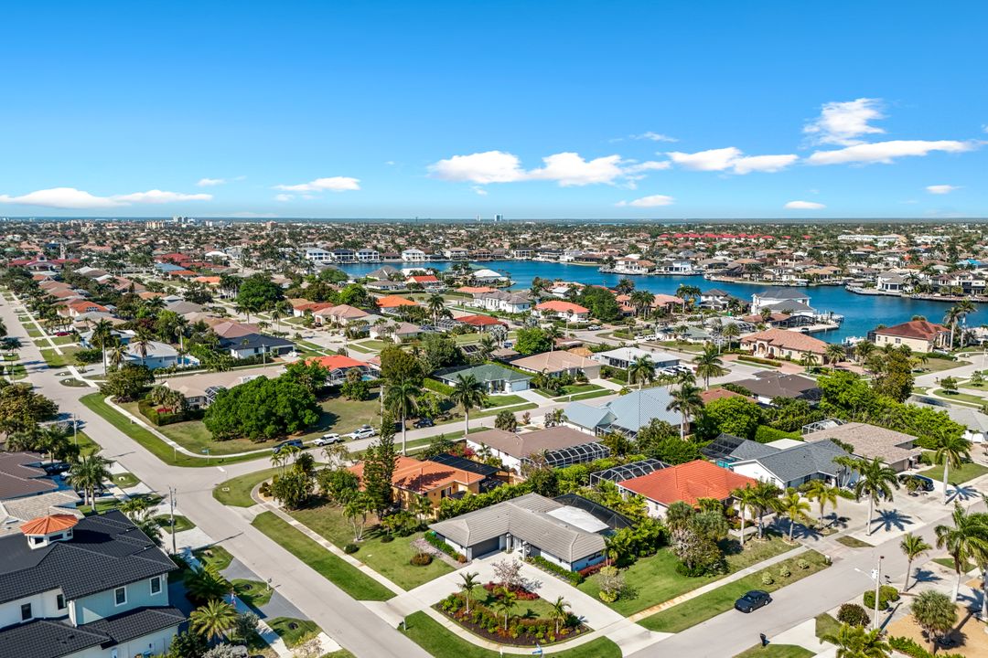 291 W Flamingo Cir, Marco Island, FL 34145