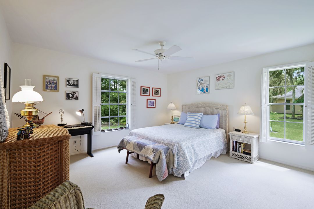 861 Swallow Point, Naples, FL 34105