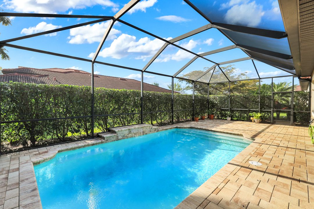 16357 Aberdeen Wy, Naples, FL 34110