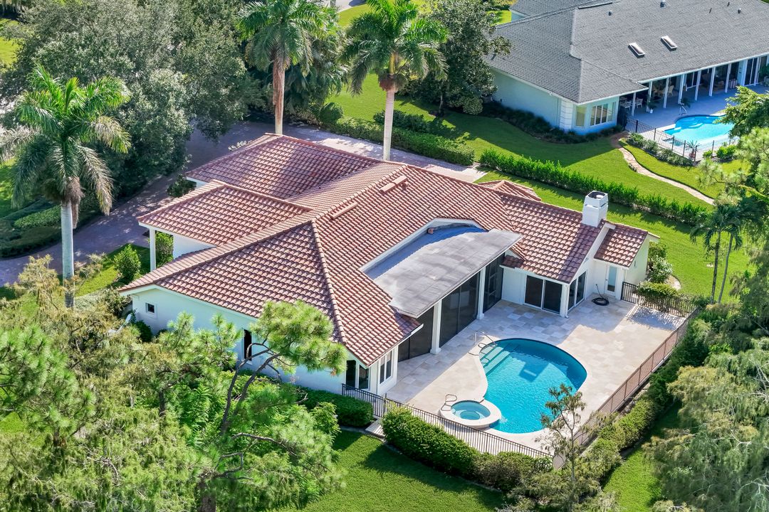 4502 Silver Fox Dr, Naples, FL 34119