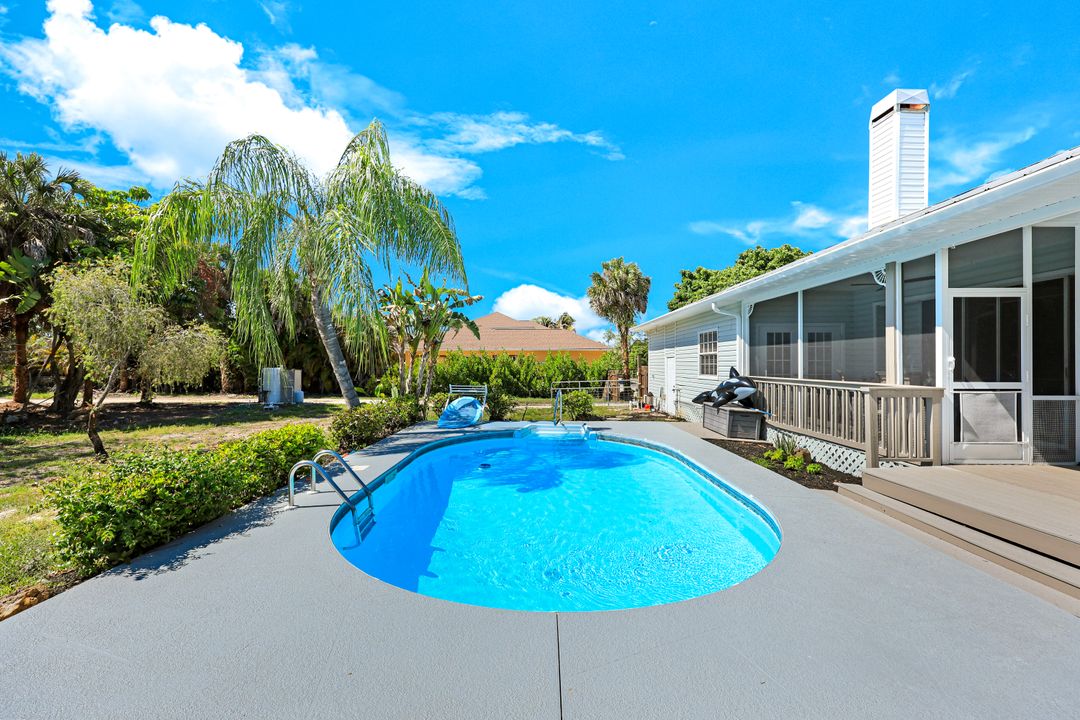 491 21st St NW, Naples, FL 34120