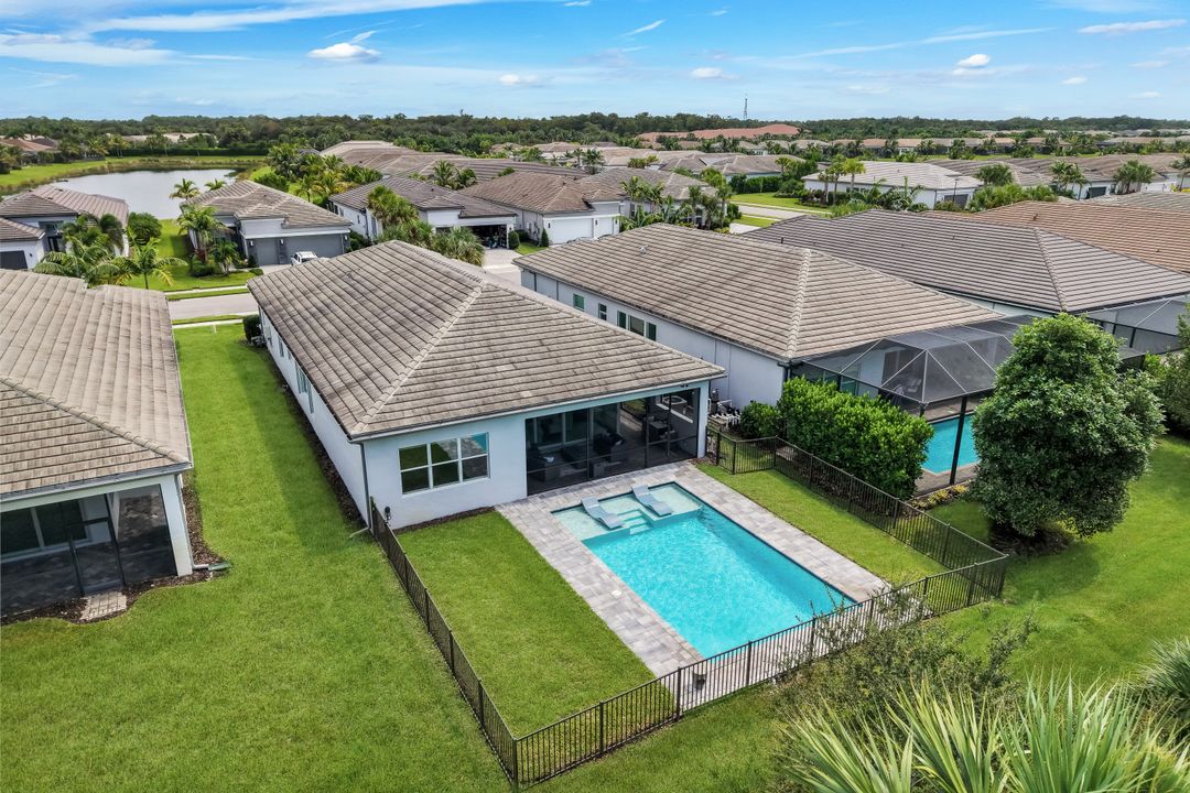 11855 Gardenia Ave, Naples, FL 34120