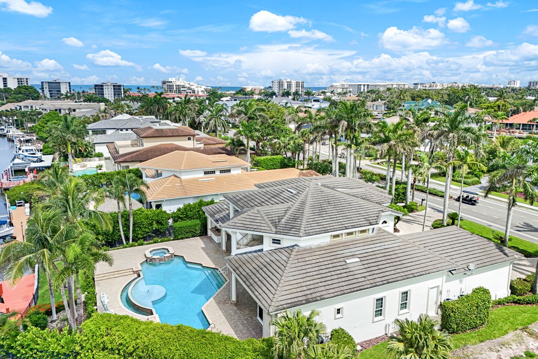 384 Mooring Line Dr, Naples, FL 34102