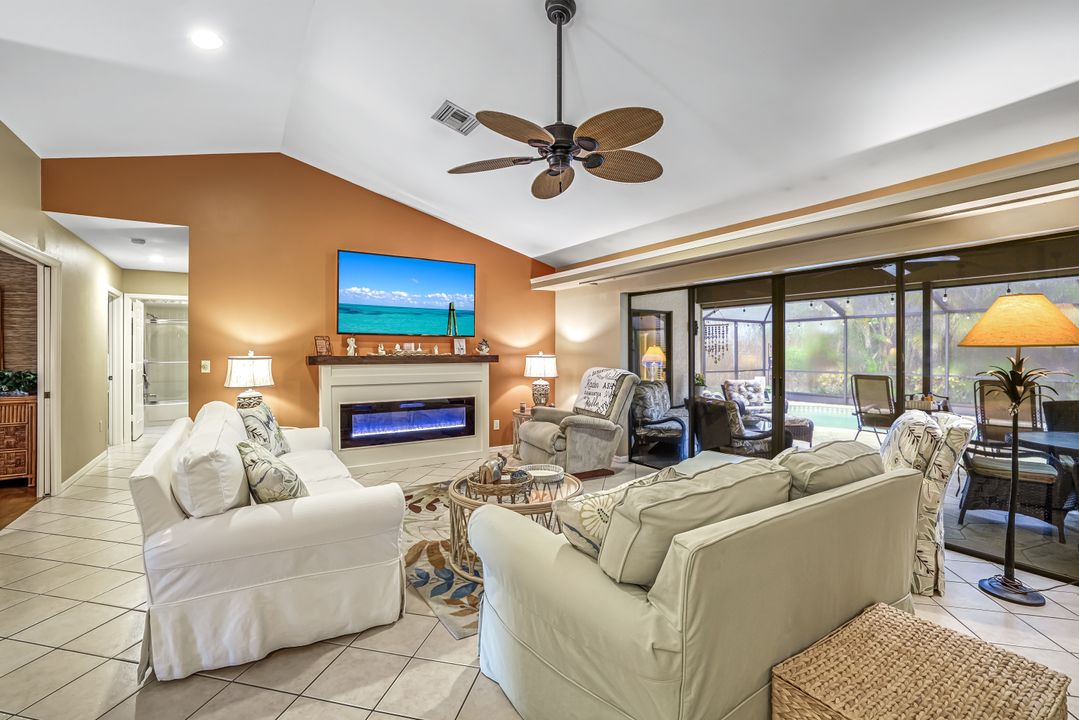 3097 Round Table Ct, Naples, FL 34112