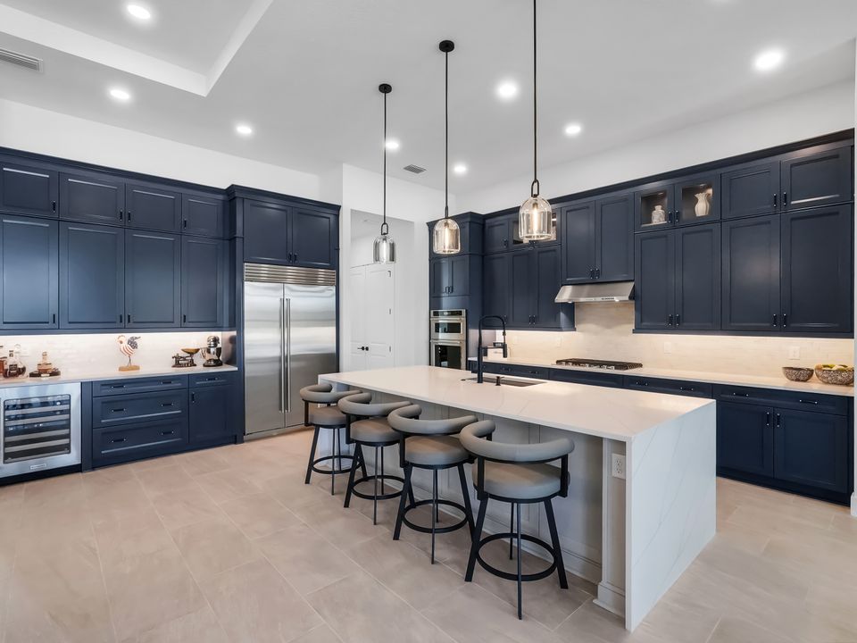 2428 Waterfront Cir, Sarasota, FL 34240