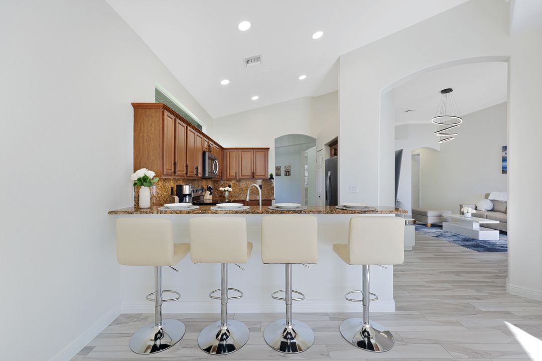 8700 Ibis Cove Cir, Naples, FL 34119