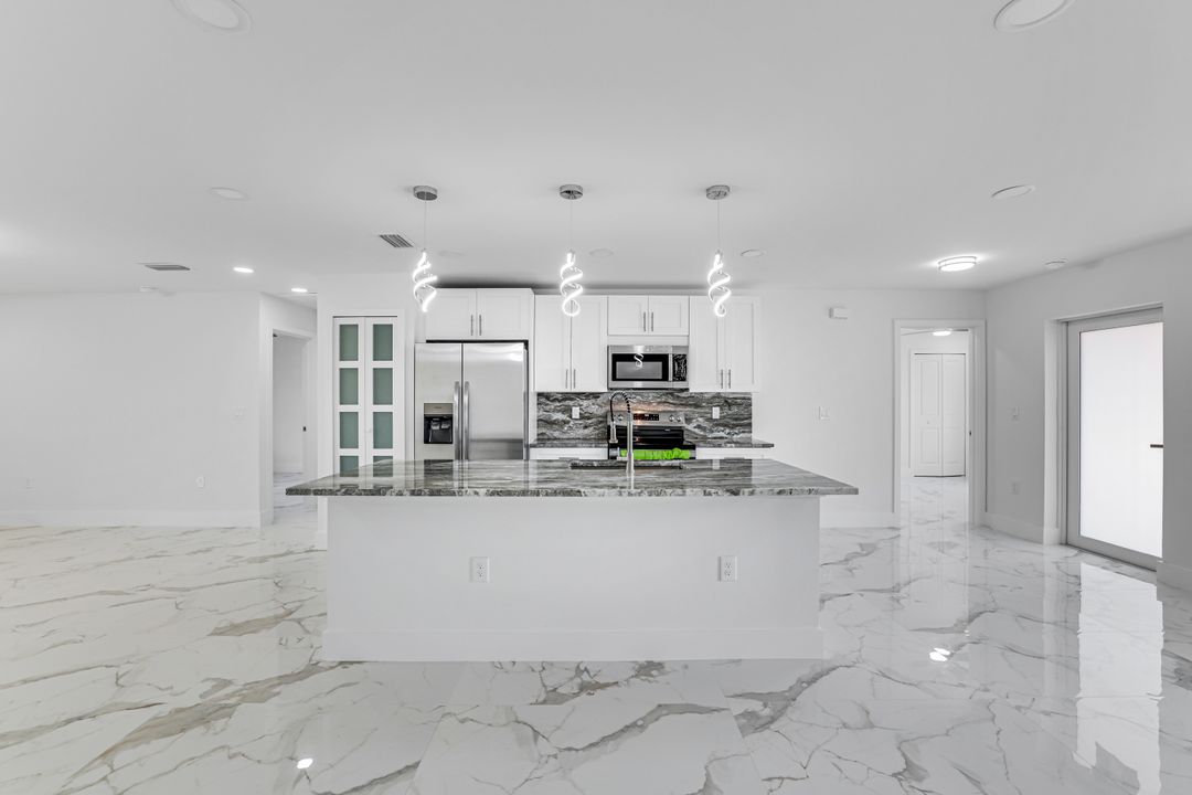 3020 1st St W, Lehigh Acres, FL 33971