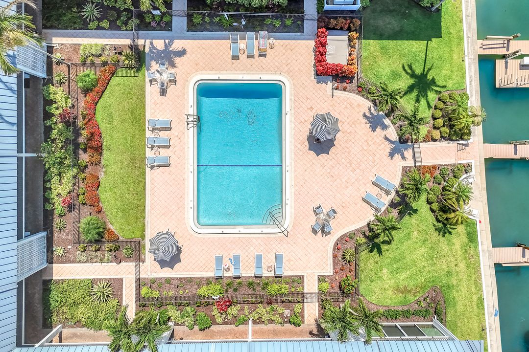333 Harbour Dr #201, Naples, FL 34103