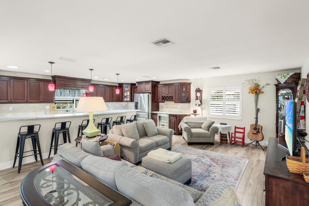 18130 Elmwood Dr, Alva, FL 33920