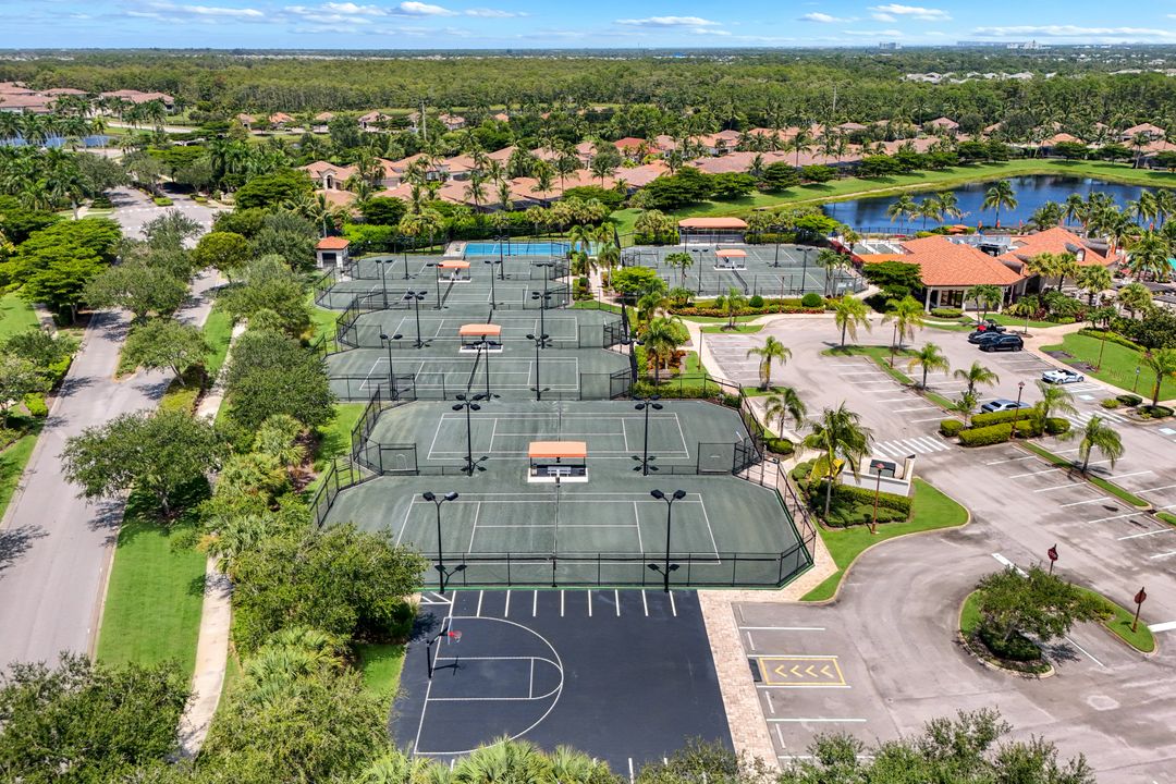 9461 Napoli Ln, Naples, FL 34113