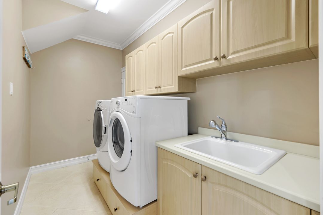 309 Rookery Ct, Marco Island, FL 34145