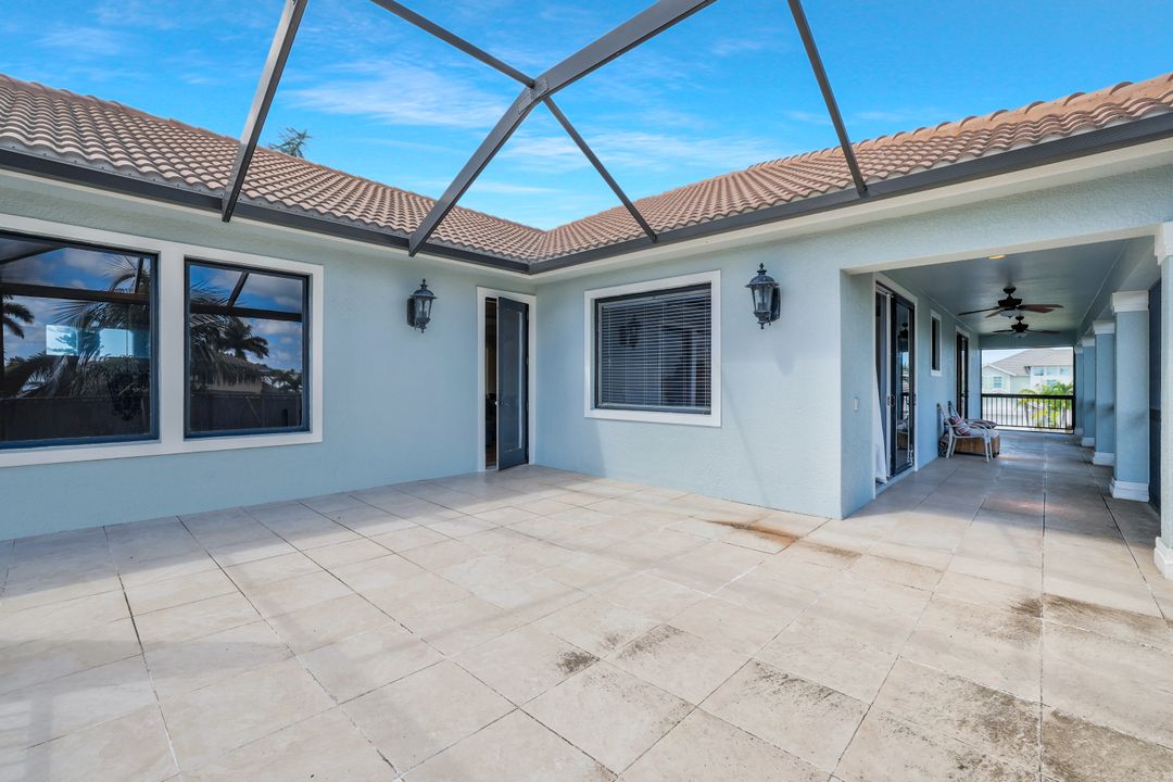 541 Taylor Ct, Marco Island, FL 34145