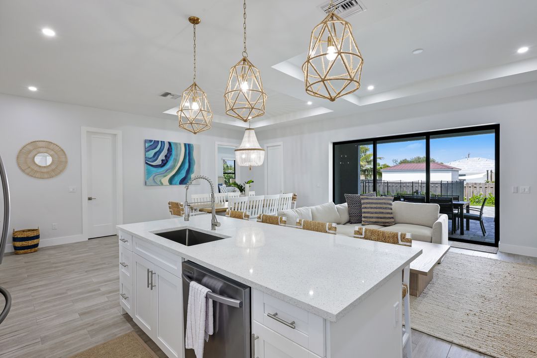 27 2nd St, Bonita Springs, FL 34134