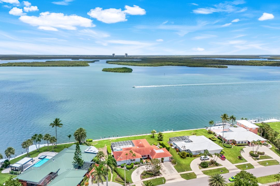 1268 Laurel Ct, Marco Island, FL 34145