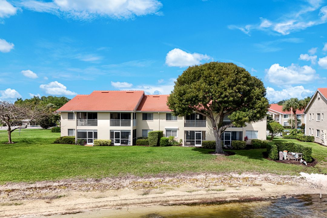 7706 Jewel Ln, Naples, FL 34109