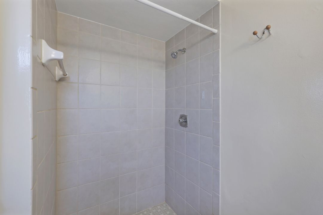 9052 Murcott Dr W, Fort Myers, FL 33967