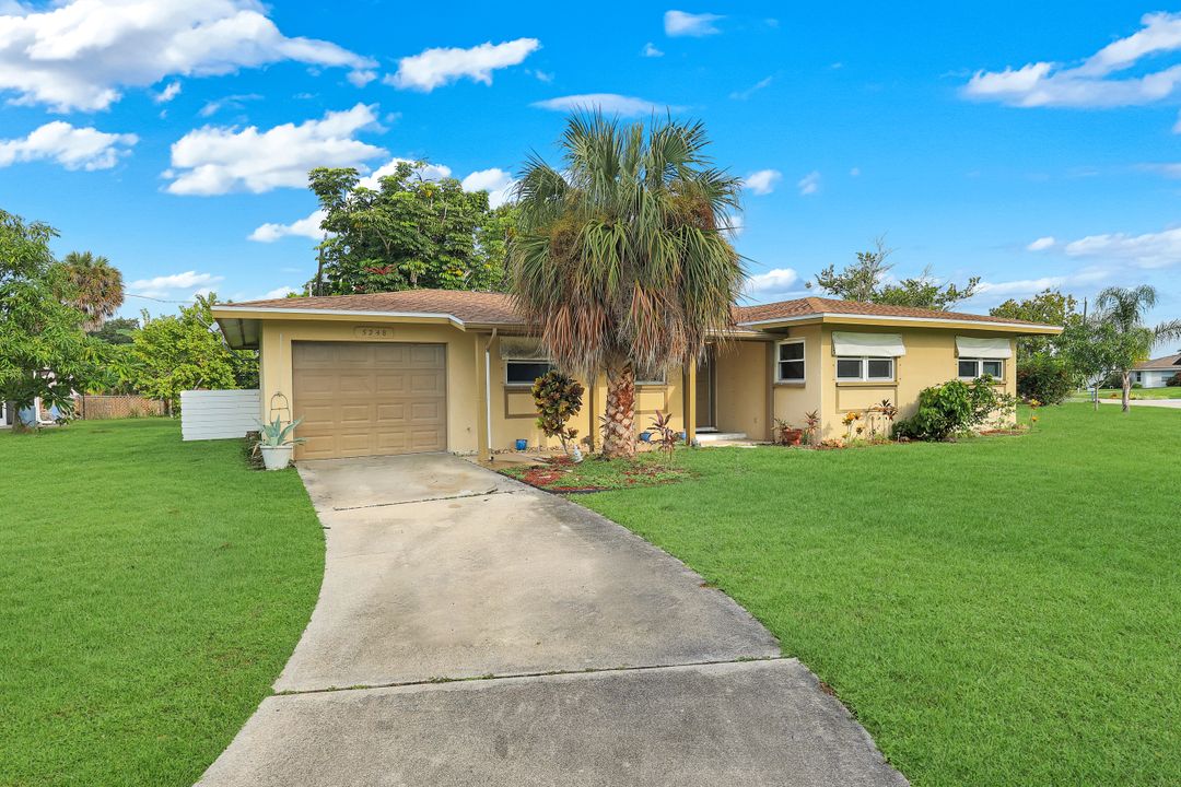 5248 Versaille Ct, Cape Coral, FL 33904