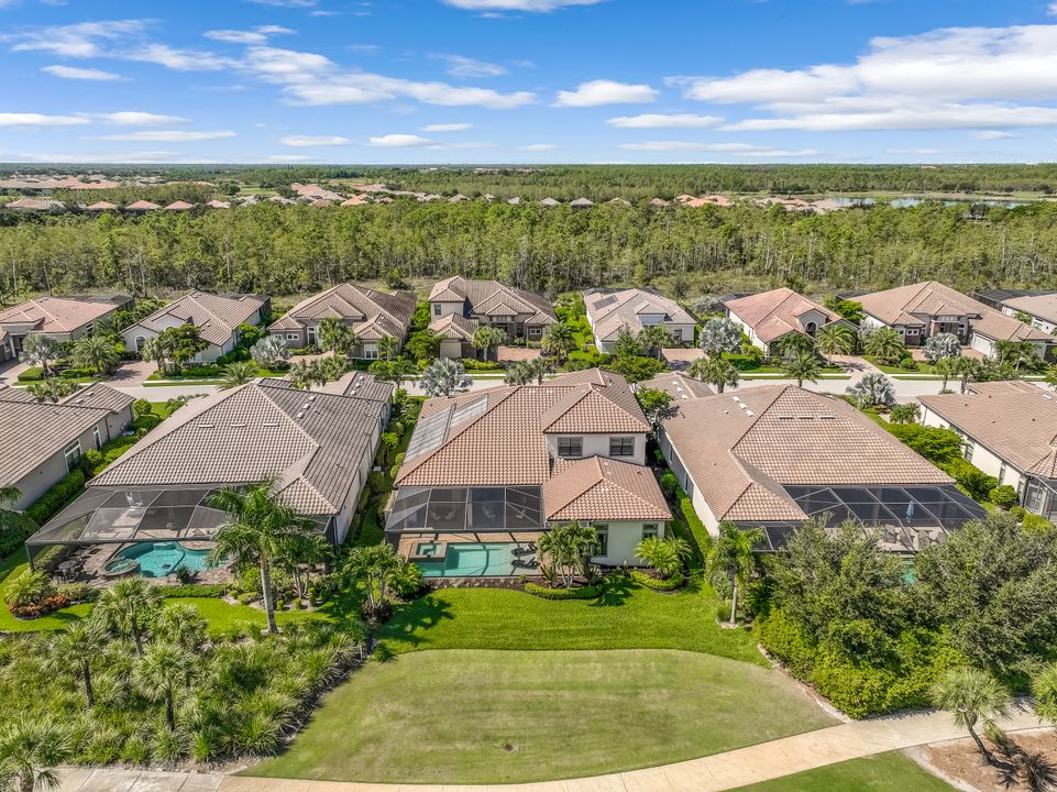 9071 Sorreno Ct, Naples, FL 34119