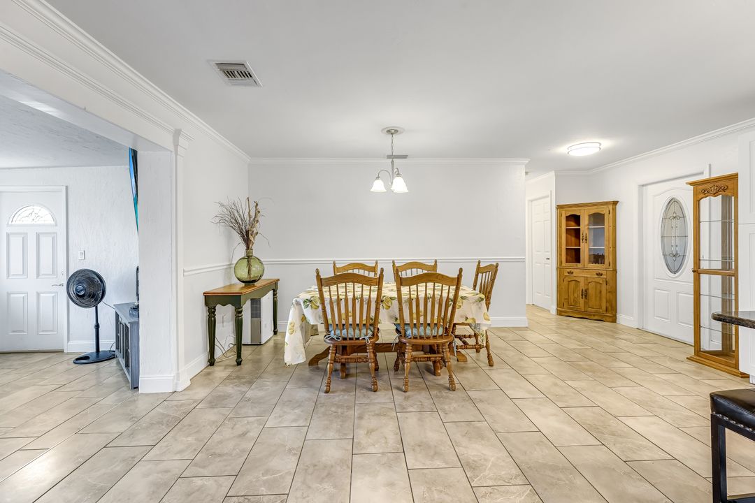 1705 SE 19th Ln, Cape Coral, FL 33990