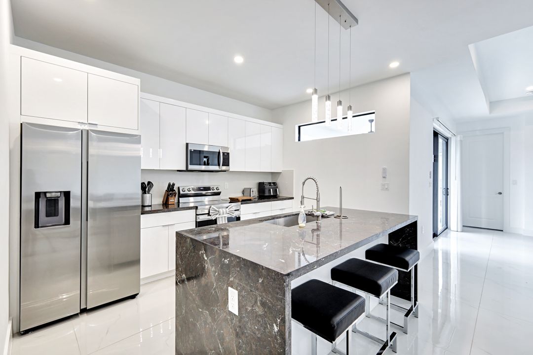 502 SW 25th Pl, Cape Coral, FL 33991