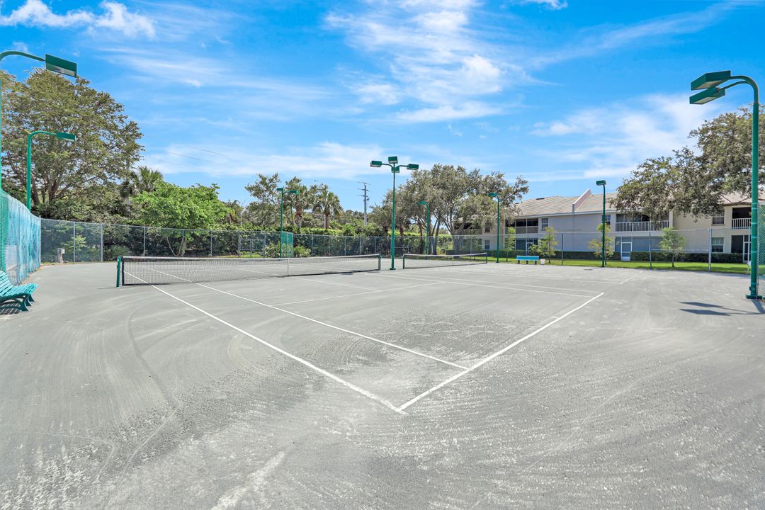 9833 Clear Lake Cir, Naples, FL 34109