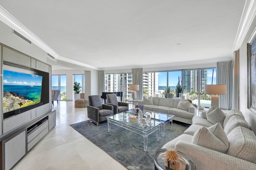 4501 Gulf Shore Blvd N #603, Naples, FL 34103