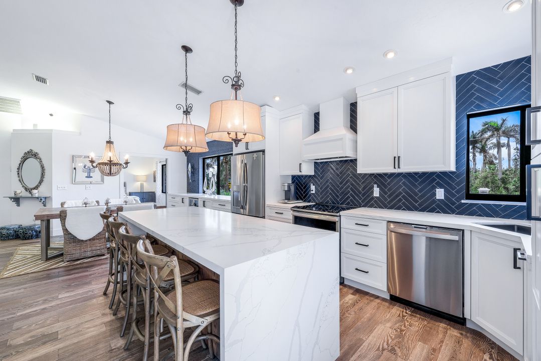 999 E Valley Dr, Bonita Springs, FL 34134