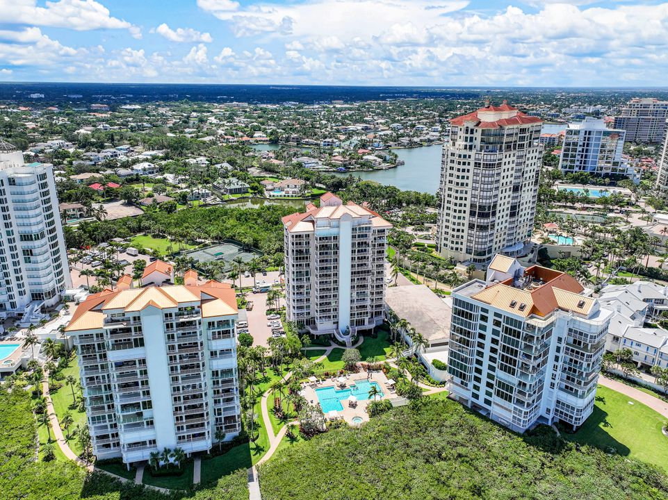 40 Seagate Dr #702, Naples, FL 34103