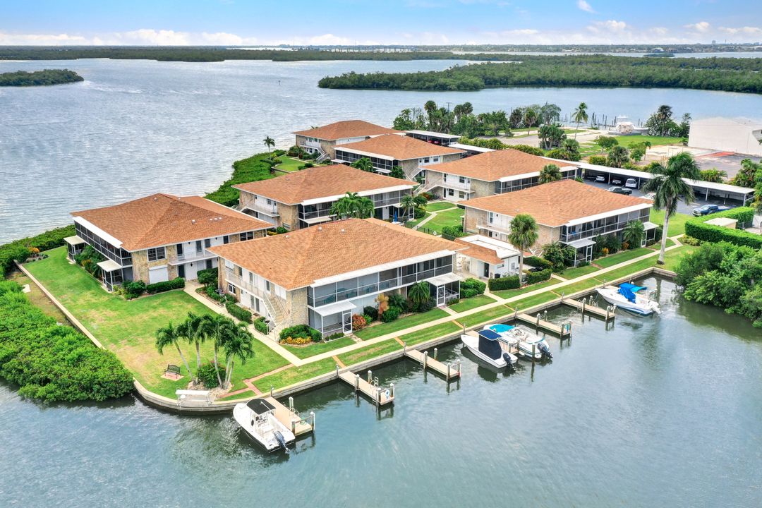 330 Kon Tiki Dr #D-1, Naples, FL 34113