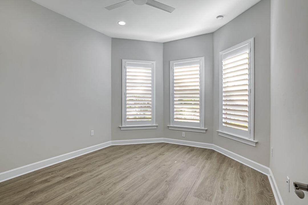 8921 Yucatan Ct, Naples, FL 34112