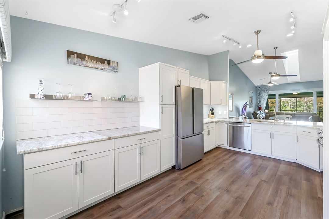 524 Lake Louise Cir #504, Naples, FL 34110