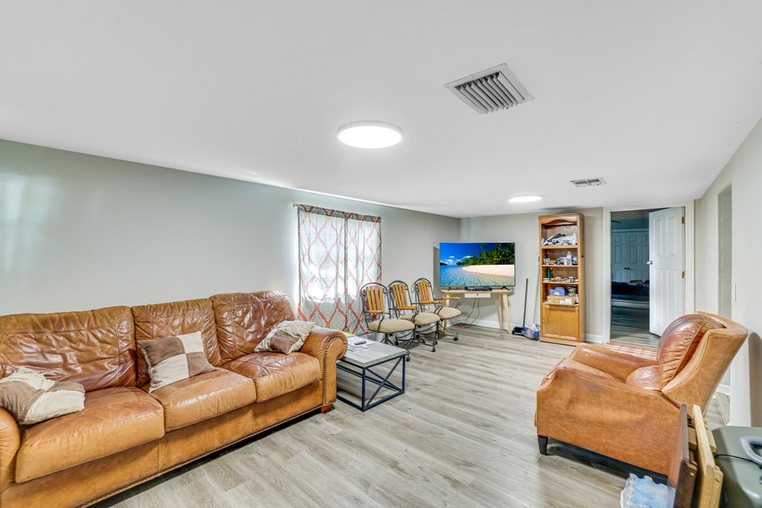 106 Moon Bay St, Naples, FL 34114