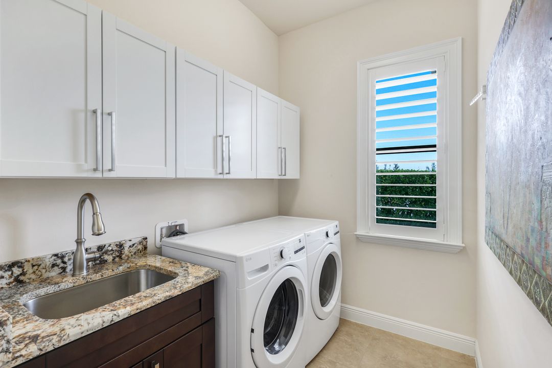 128 NW 39th Ave, Cape Coral, FL 33993