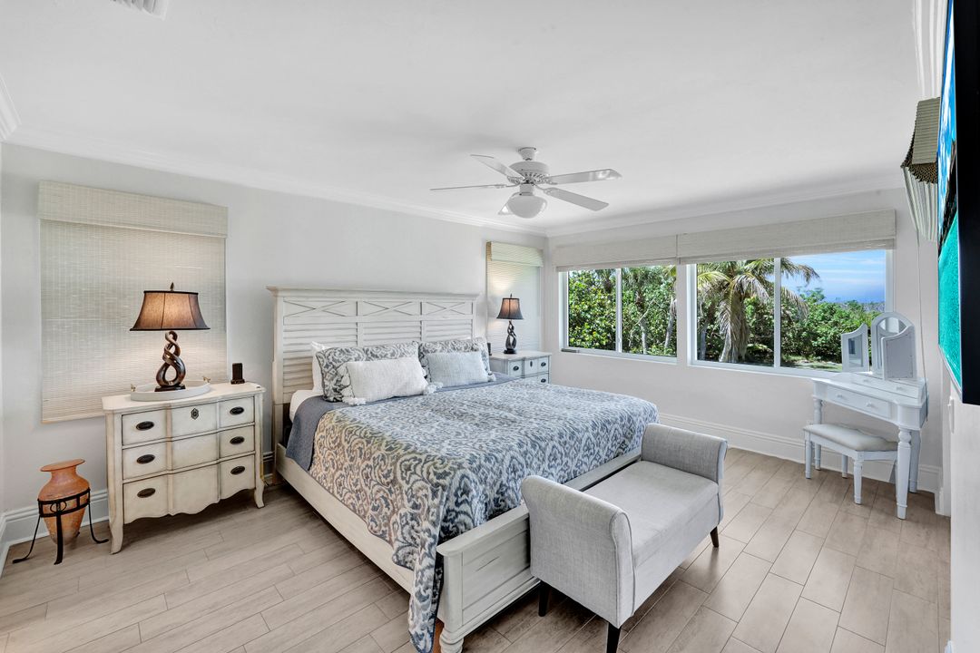 863 Rabbit Rd, Sanibel, FL 33957