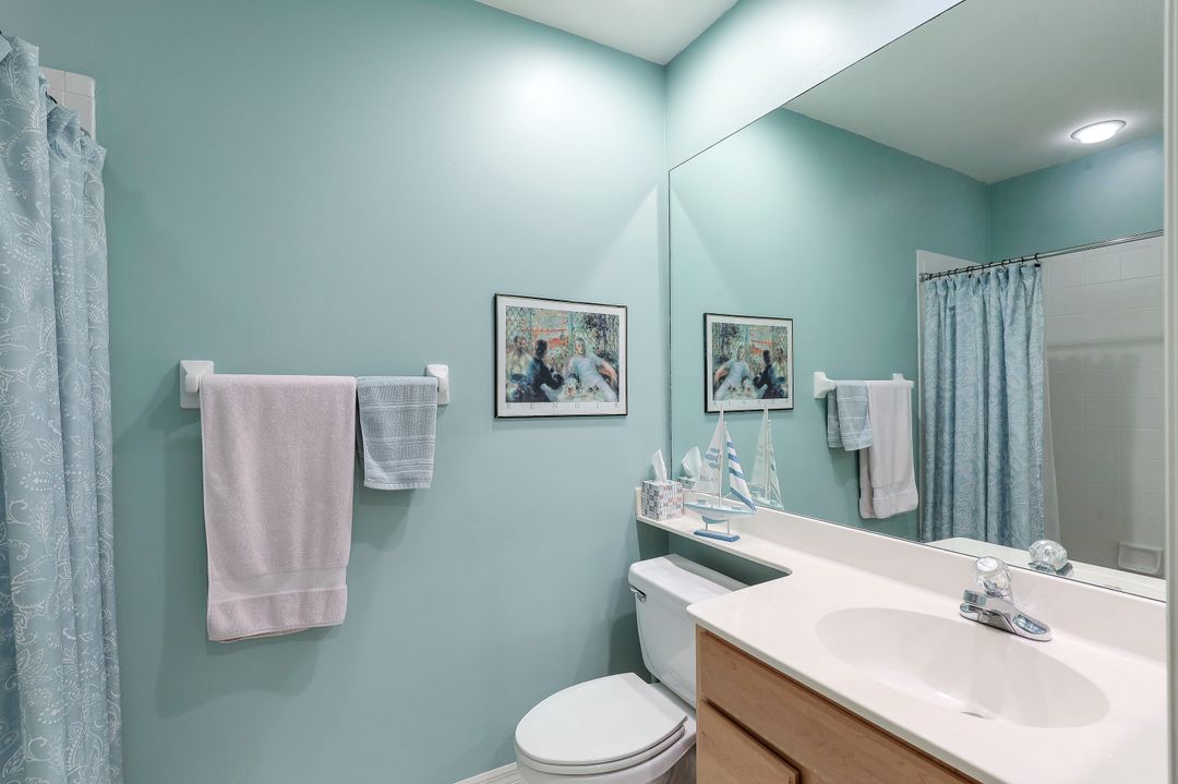 8223 Parkstone Pl #304, Naples, FL 34120