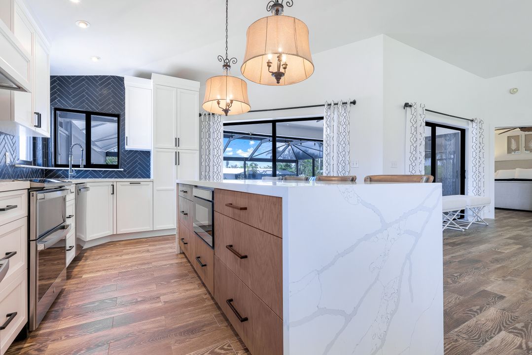 999 E Valley Dr, Bonita Springs, FL 34134