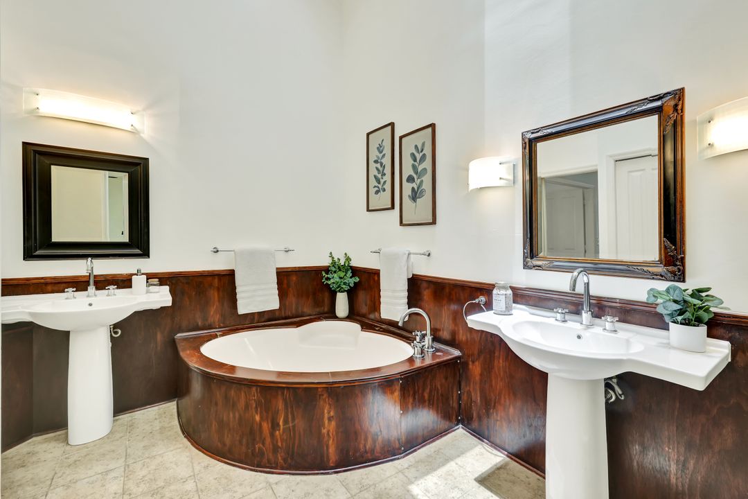 2811 Aintree Ln  #E204, Naples, FL 34112