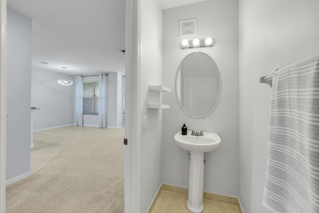 1370 Mariposa Cir #102, Naples, FL 34105