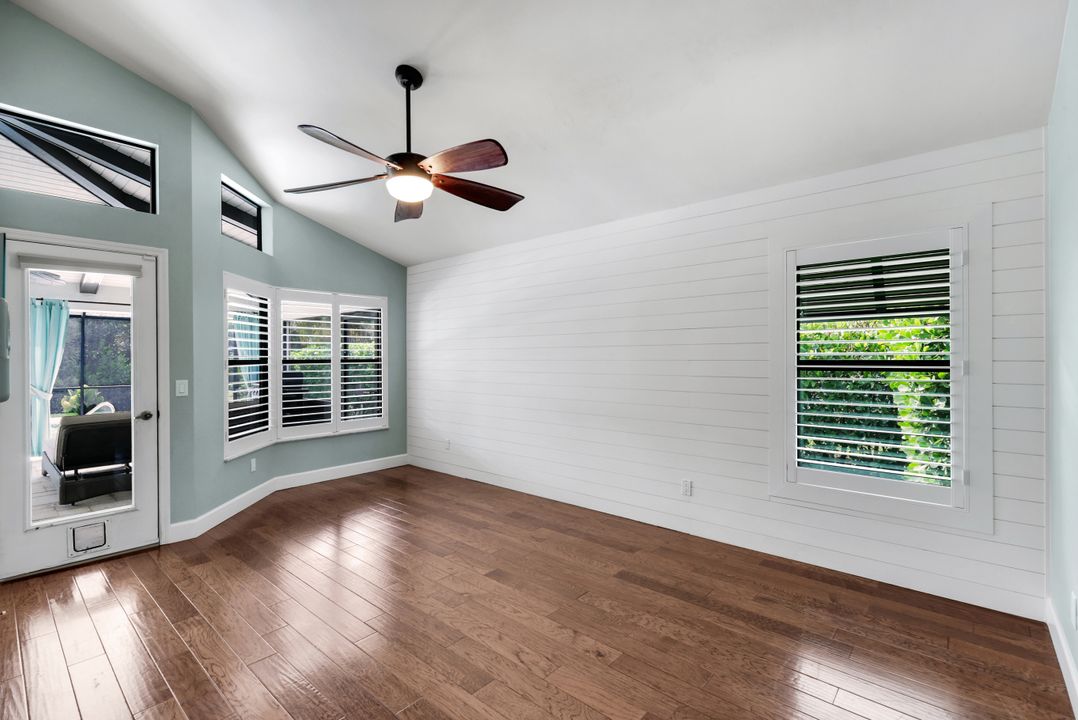 520 Raven Way, Naples, FL 34110