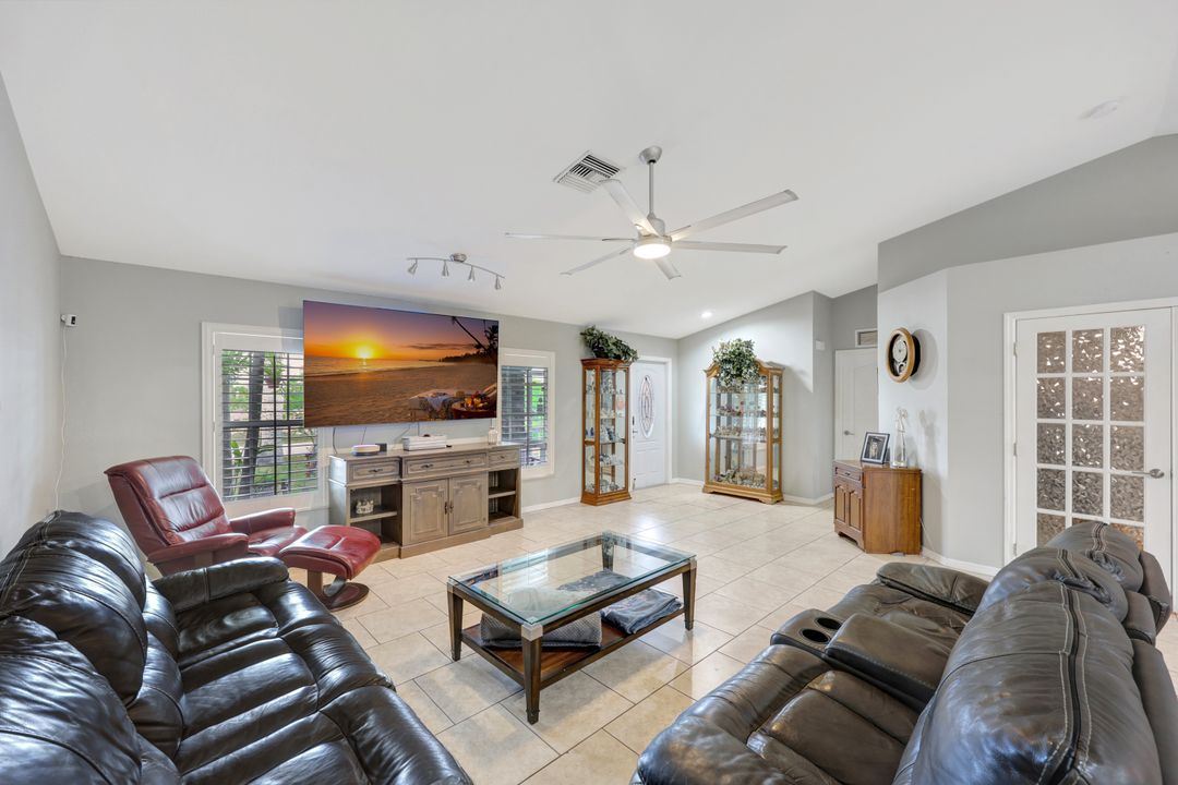 2300 NW 25th St, Cape Coral, FL 33993