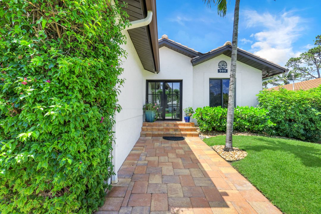 999 E Valley Dr, Bonita Springs, FL 34134