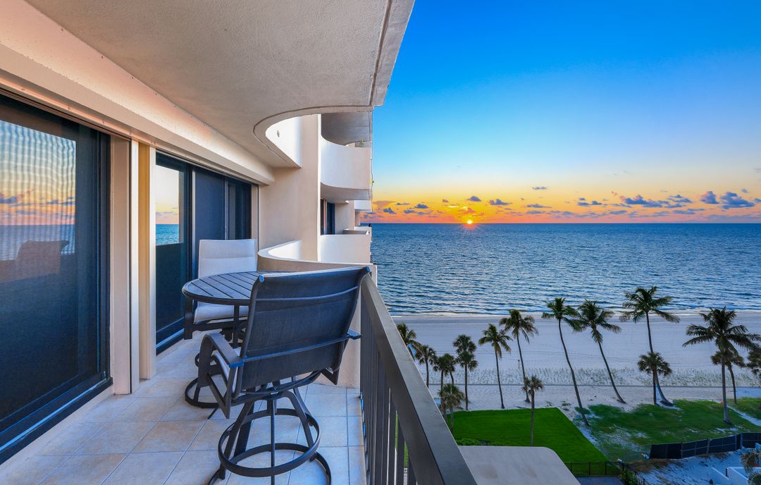 4001 Gulf Shore Blvd N #902, Naples, FL 34103