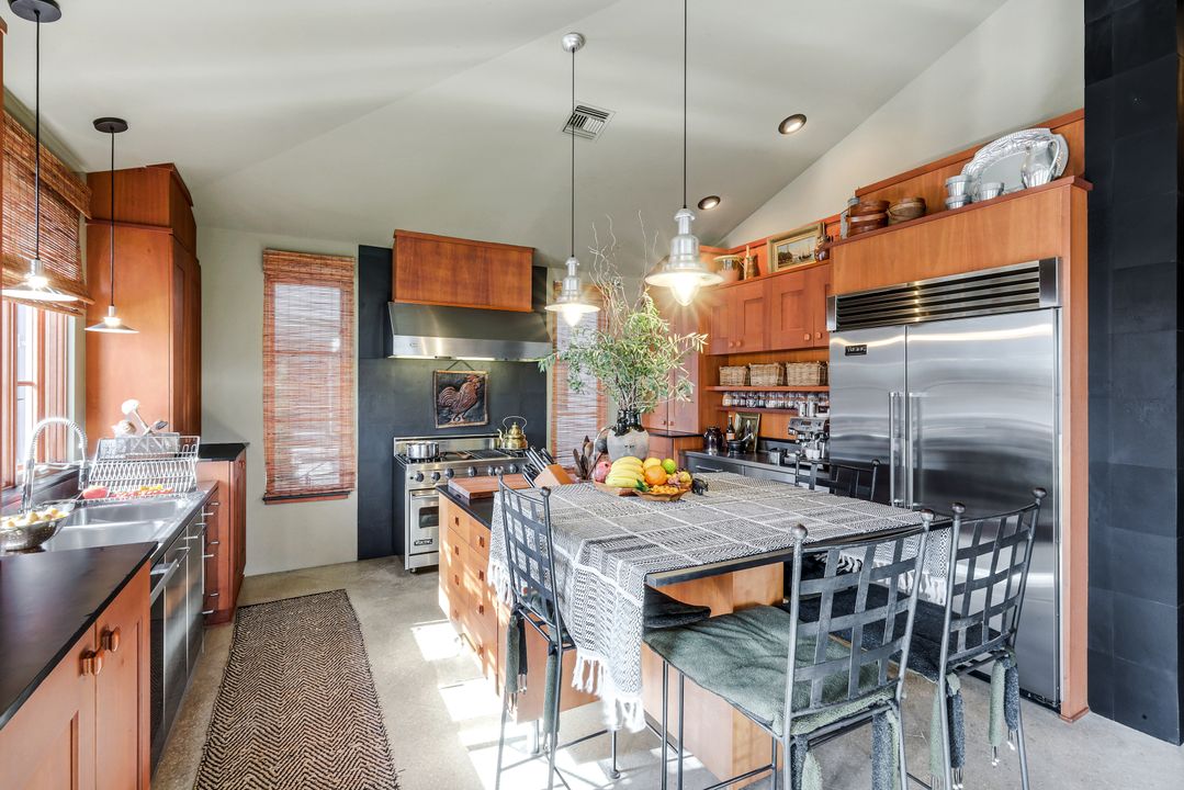 290 Channel Dr, Naples, FL 34108