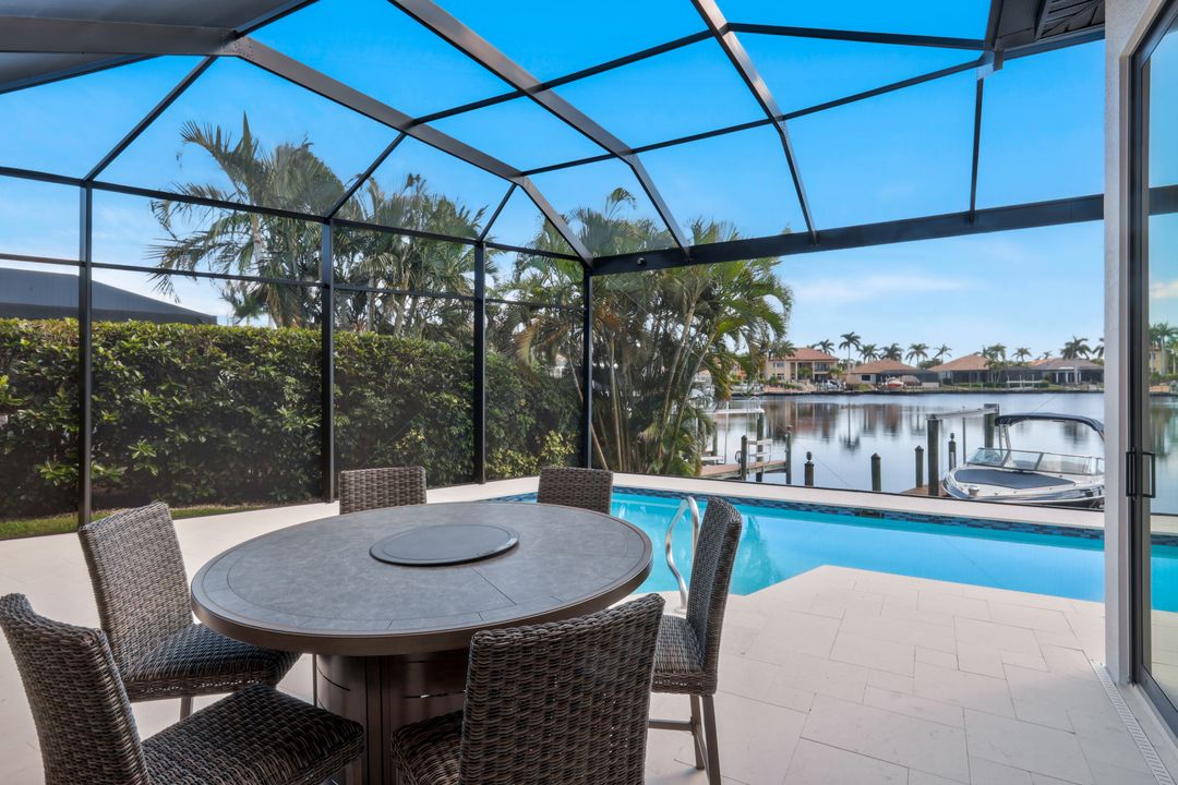 1812 Lagoon Ln, Cape Coral, FL 33914