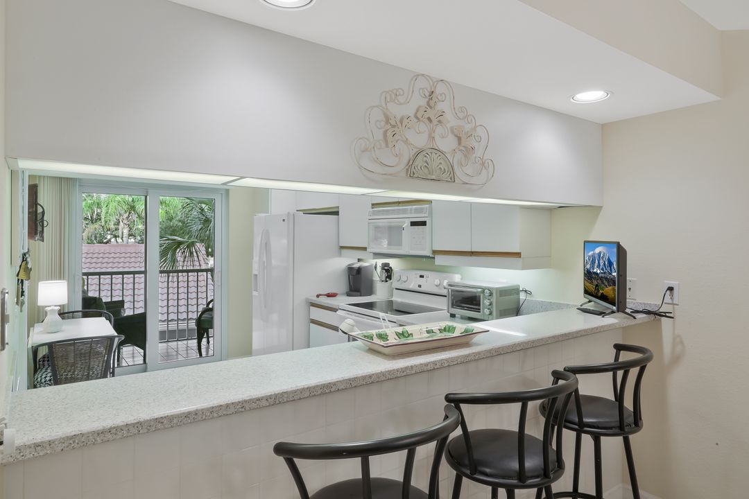 2305 Hidden Lake Dr #3704, Naples, FL 34112