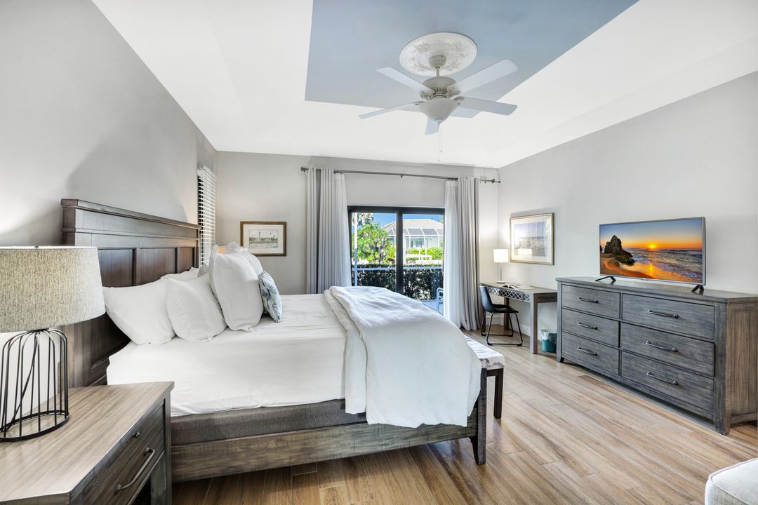 910 Ivory Ct, Marco Island, FL 34145