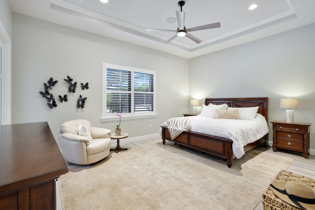 7597 Blackberry Dr, Naples, FL 34114