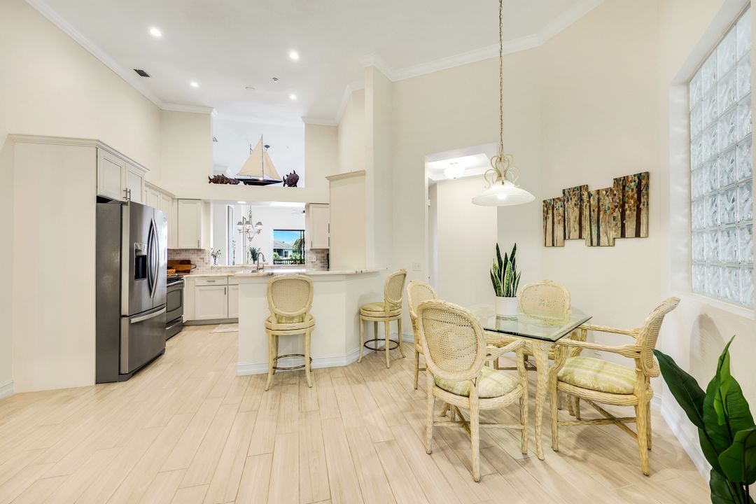 800 Breakaway Ln #203, Naples, FL 34108