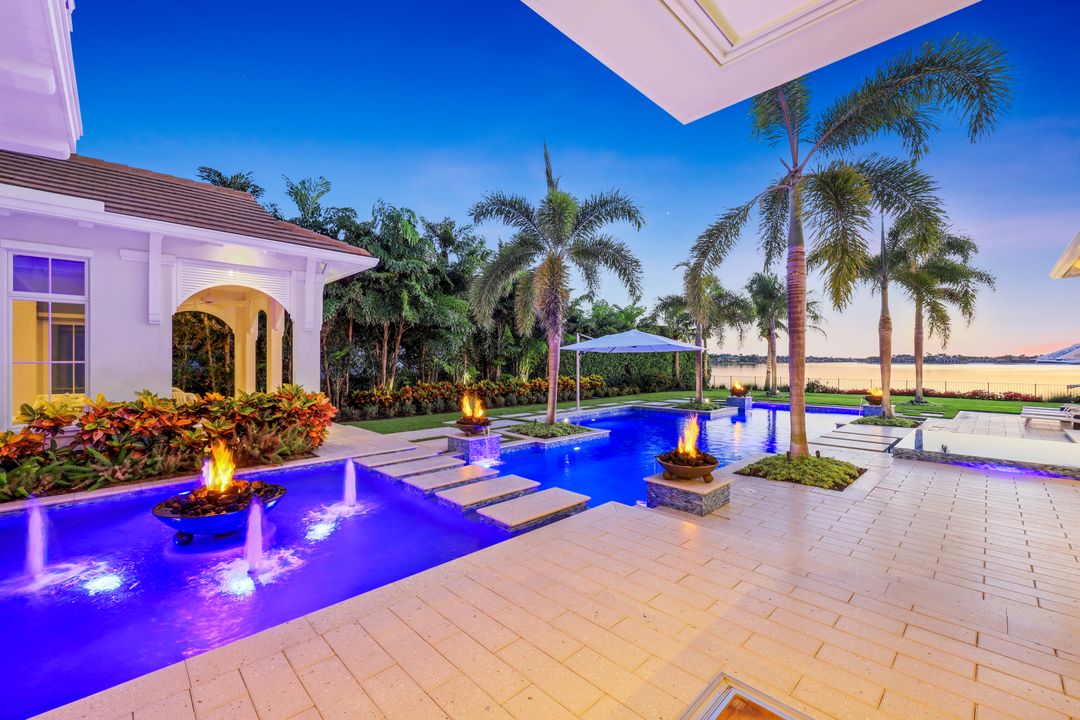 17412 Via Lugano Ct, Miromar Lakes, FL 33913