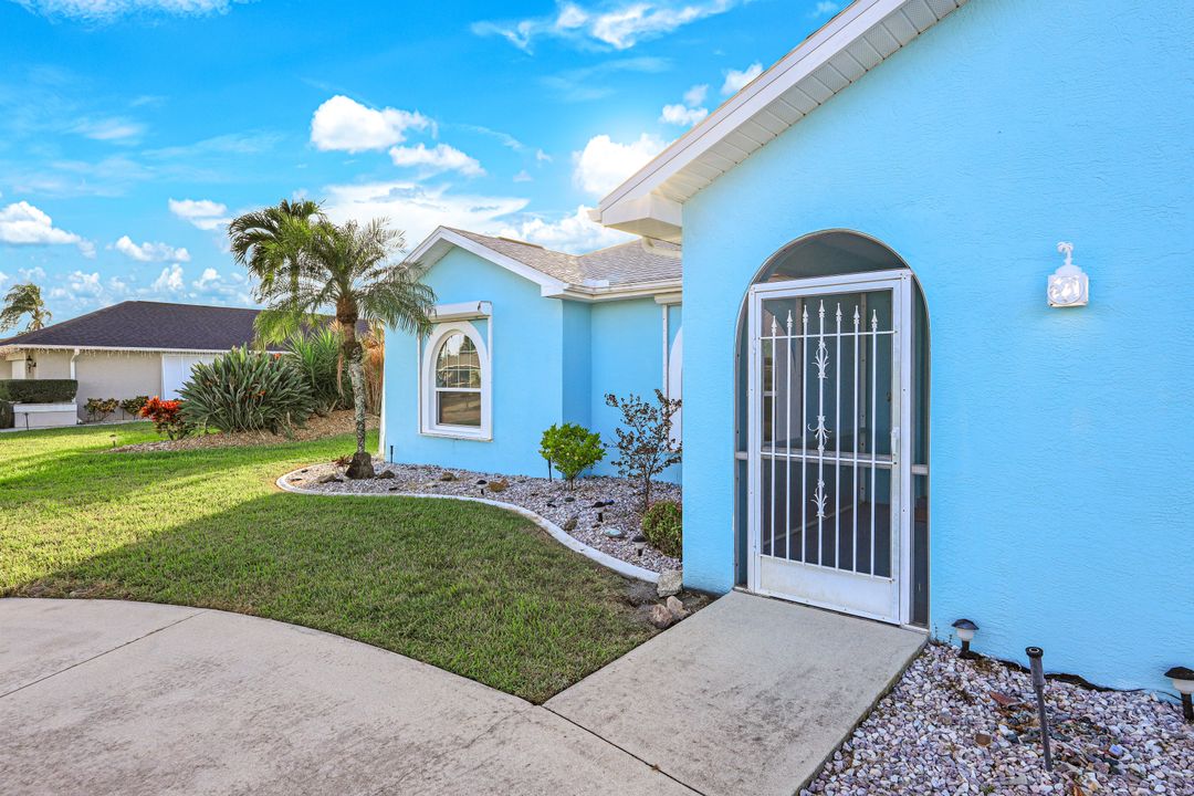 3034 SE 10th Pl, Cape Coral, FL 33904